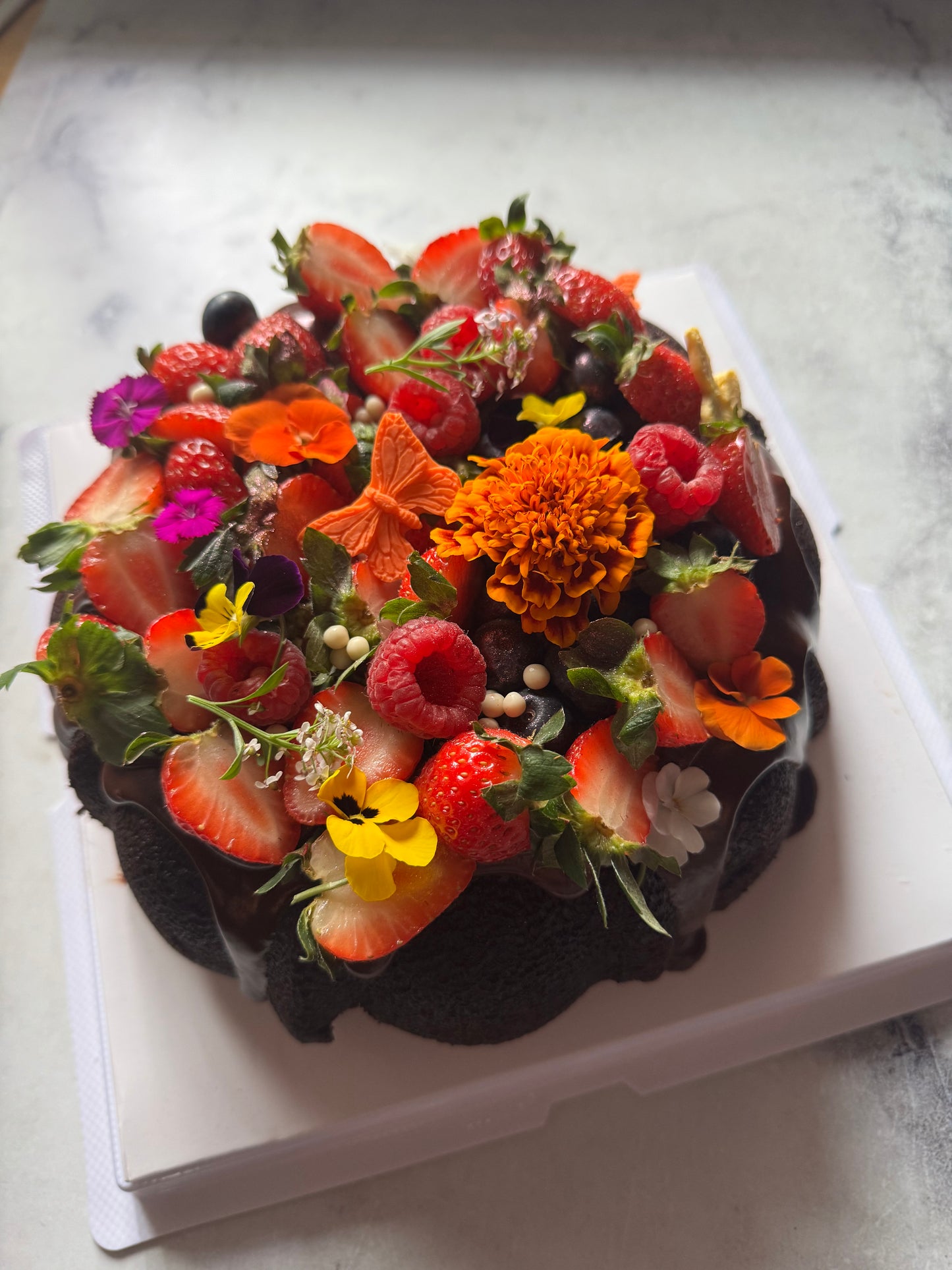 (Oct-Nov Preorder) 10” Belgian Dark Chocolate Bundt Giftbox