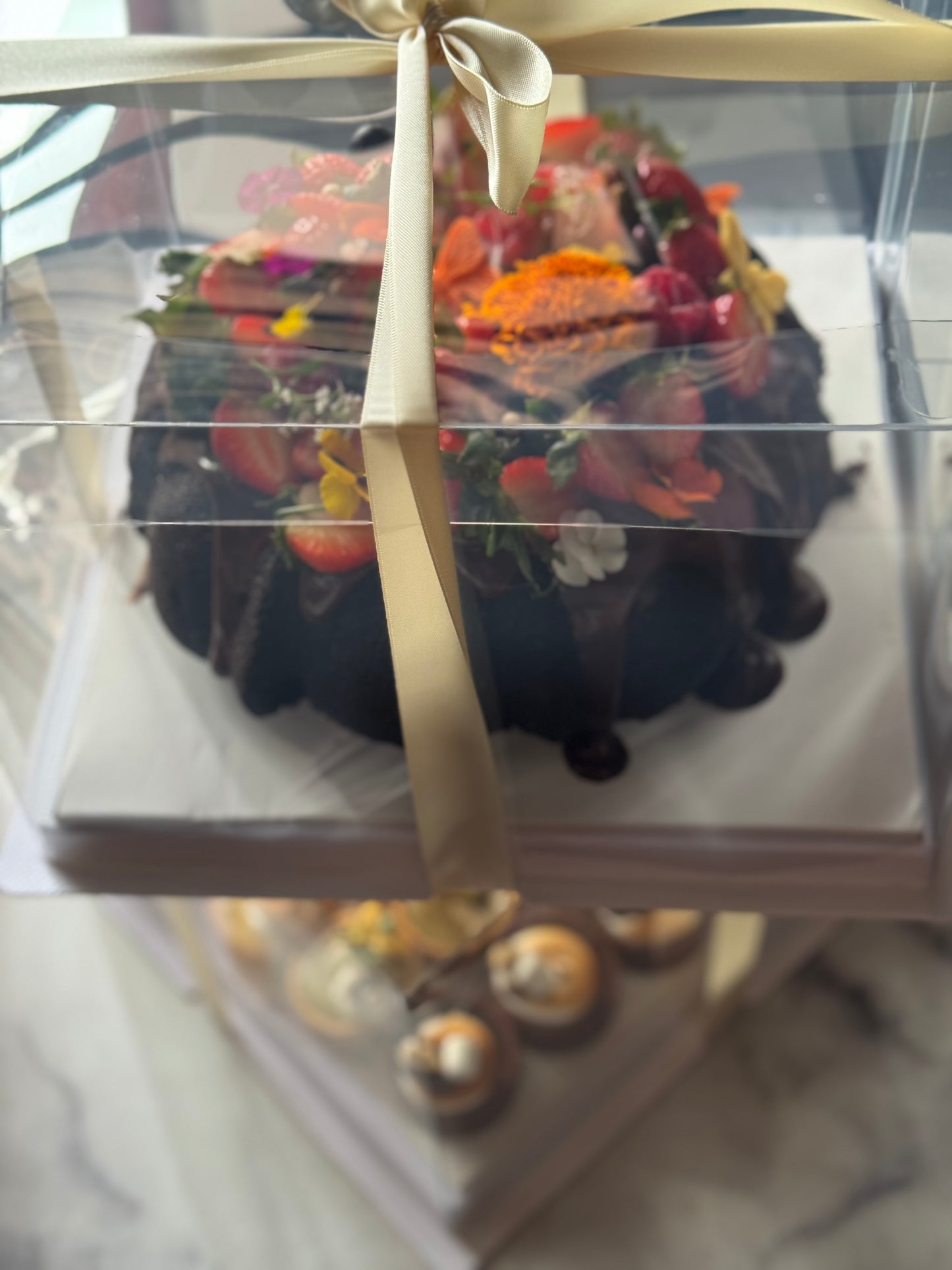 (Oct-Nov Preorder) 10” Belgian Dark Chocolate Bundt Giftbox