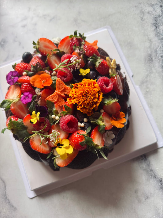 (Oct-Nov Preorder) 10” Belgian Dark Chocolate Bundt Giftbox