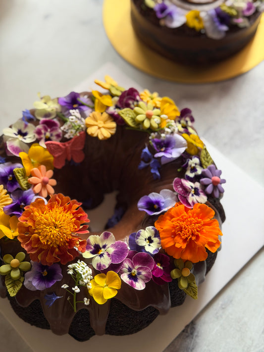 (Jan-Feb Preorder) 10” Belgian Dark Chocolate Bundt Giftbox
